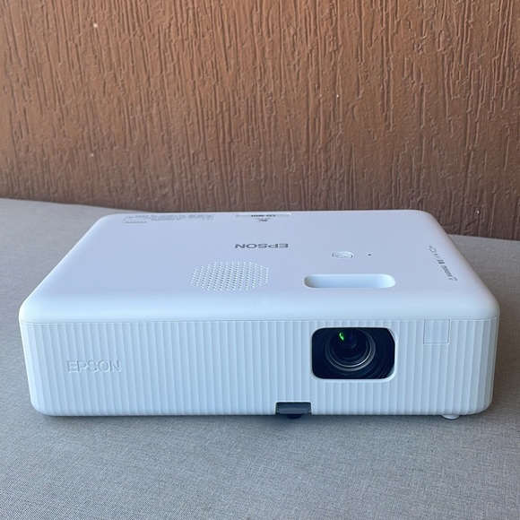 Epson CO-W01 WxGA projector - Picture 2 of 16